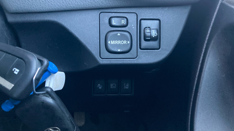 Toyota Yaris 1.5 VVT-i Icon Tech 5dr Petrol Hatchback